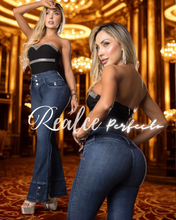 Cargar imagen en el visor de la galería, Jeans Colombianos Bota Campana – REF 3546